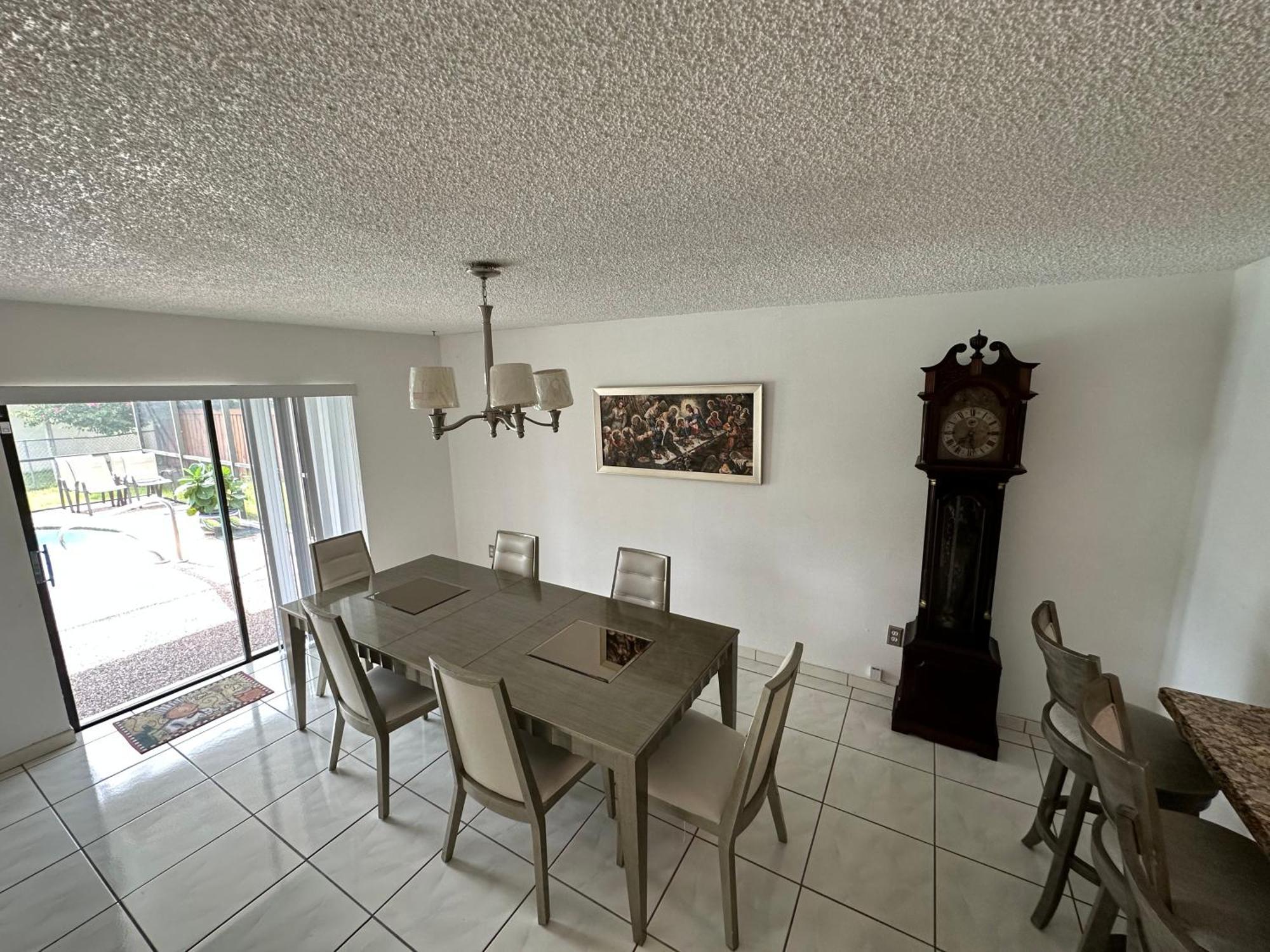 82-10Sw 135Av Vila Miami Exterior foto